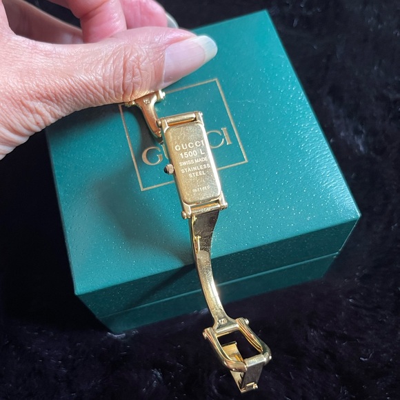 Gucci Slim Gold Color Watch with Black Face - Picture 8 of 9